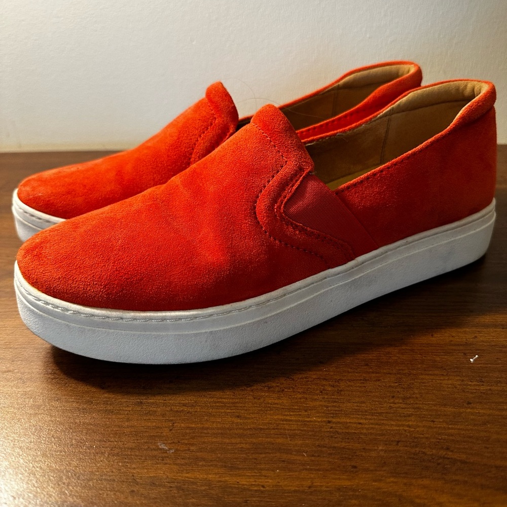 Women’s SOUL Naturalizer suede slip-on sneakers orange suede size 10